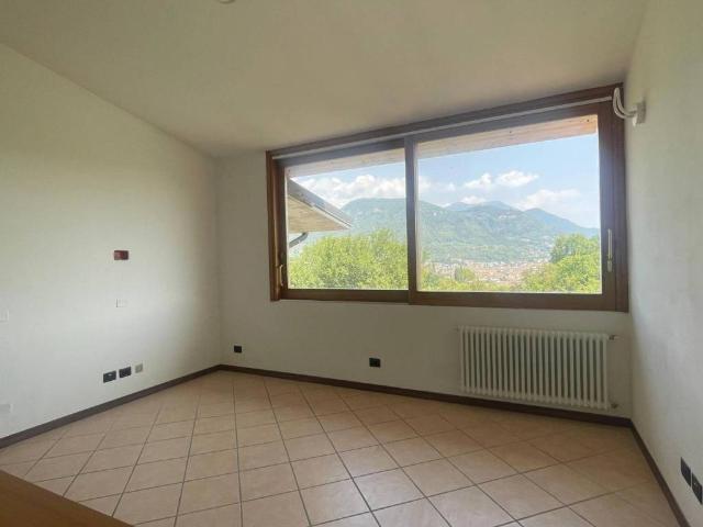 Appartamento in affitto a Comunità Montana Parco Alto Garda bresciano, Salò