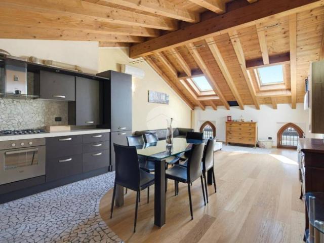 Appartamento in affitto a Comunità Montana Parco Alto Garda bresciano, Salò