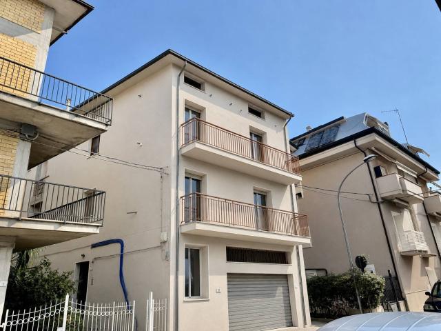 Appartamento in affitto a Albula centro, Marche