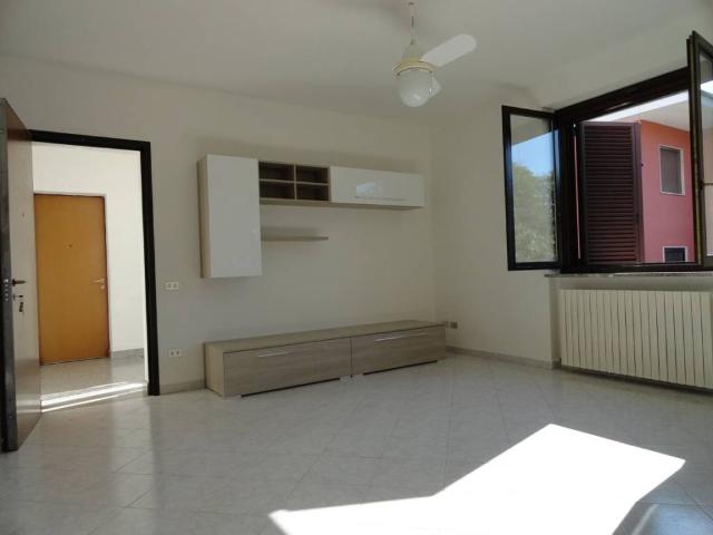 Appartamento in affitto a San Martino In Strada, Lombardia