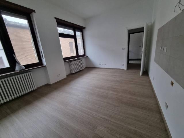 Appartamento in affitto a Centro, Piemonte