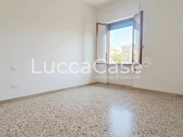 Appartamento in affitto a Centro Direzionale, Prato