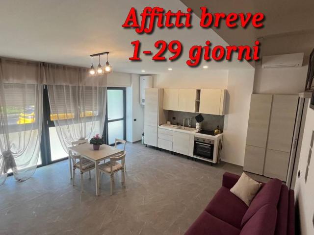 Appartamento in affitto a Stella, Saronno