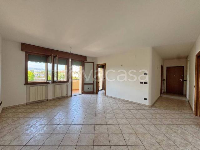 Appartamento in affitto a Tresinaro - Secchia, Re