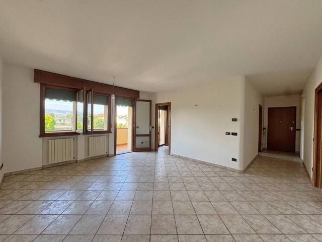 Appartamento in affitto a Tresinaro - Secchia, Re