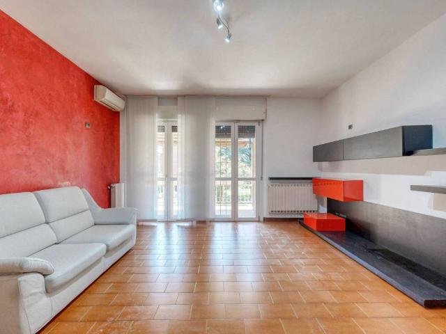 Appartamento in affitto a Rovagnasco, Segrate
