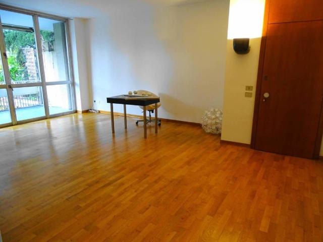Appartamento in affitto a Rovagnasco, Segrate