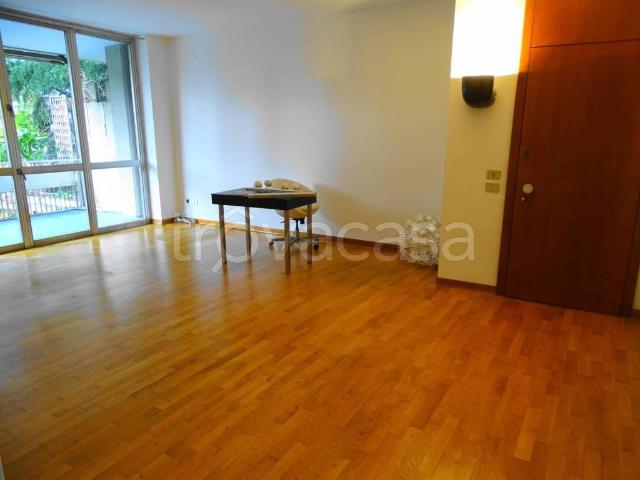 Appartamento in affitto a Rovagnasco, Segrate