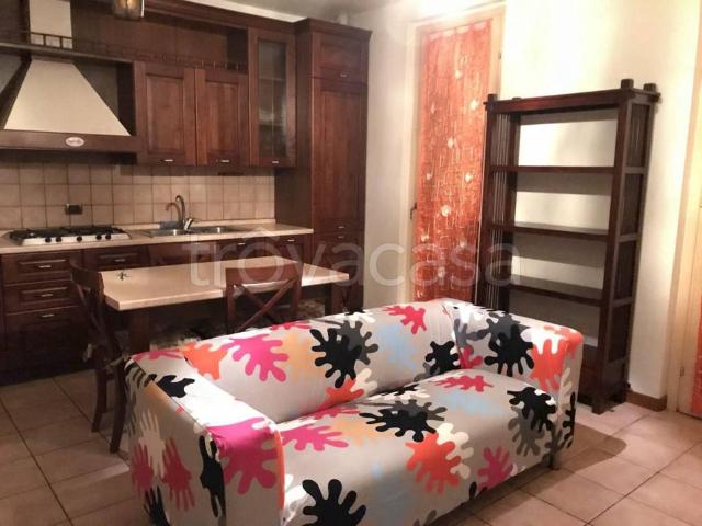 Appartamento in affitto a Rovagnasco, Segrate
