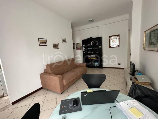 Appartamento in affitto a Rovagnasco, Segrate