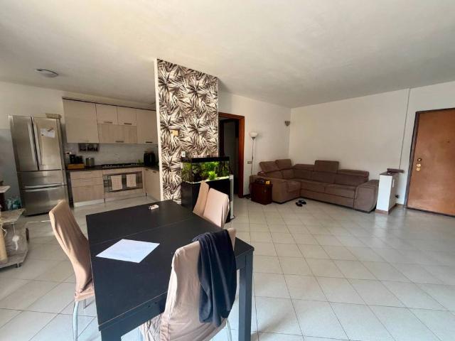Appartamento in affitto a Castelletto, Senago