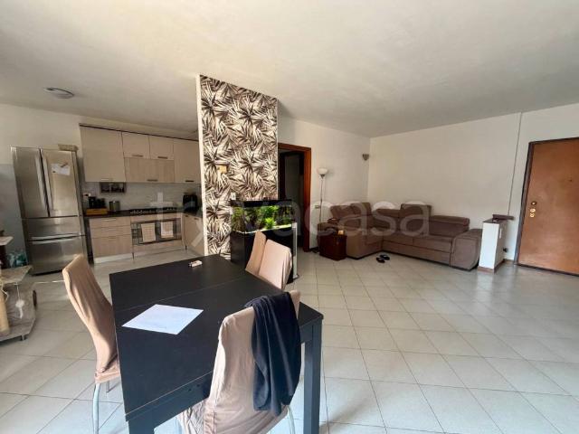 Appartamento in affitto a Castelletto, Senago