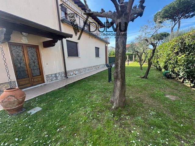 Appartamento in affitto a Frasso, Seravezza