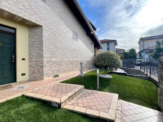 Appartamento in affitto a Pedrengo, Lombardia