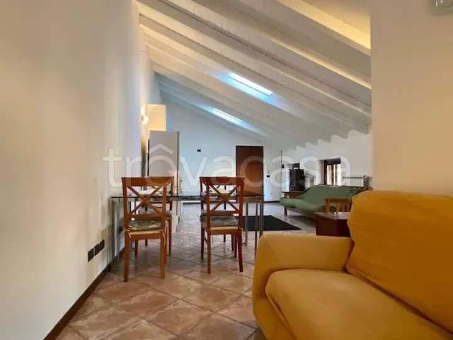 Appartamento in affitto a Abbazia, Sesto Calende