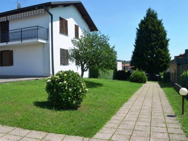 Appartamento in affitto a Oneda, Sesto Calende