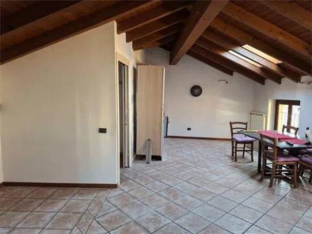 Appartamento in affitto a Abbazia, Sesto Calende