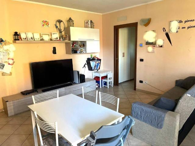Appartamento in affitto a Solaro, Lombardia