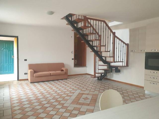 Appartamento in affitto a Somma Lombardo, Lombardia