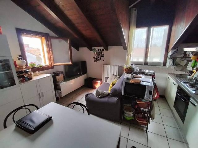 Appartamento in affitto a Sovico, Molino Bassi