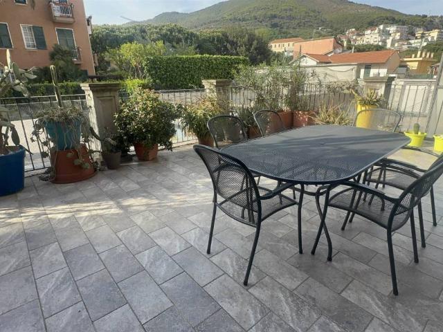 Appartamento in vendita a Spotorno, Liguria