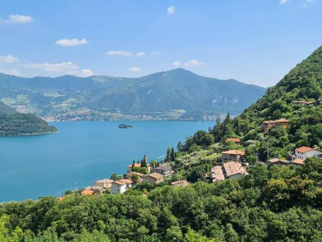 Appartamento in affitto a Tavernola Bergamasca, Lombardia
