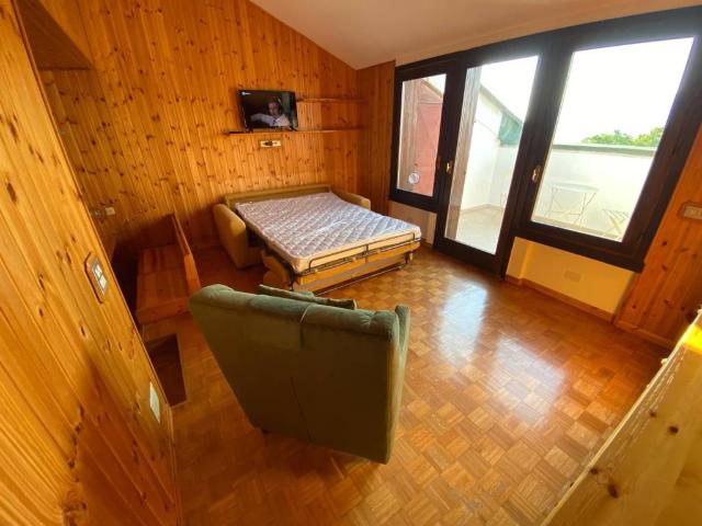 Appartamento in affitto a Tizzano Val Parma, Reggio Emilia