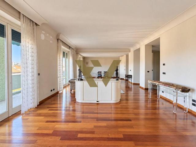 Appartamento in affitto a Centro, Torino