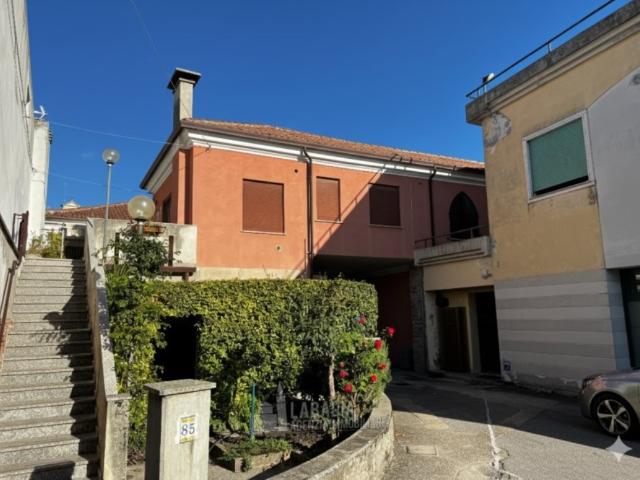Appartamento in affitto a Trecenta, Veneto