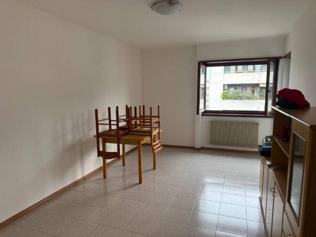 Appartamento in affitto a Territorio Val d'Adige, Trento