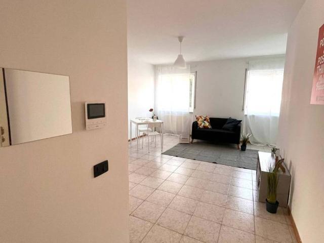 Appartamento in affitto a Territorio Val d'Adige, Trento