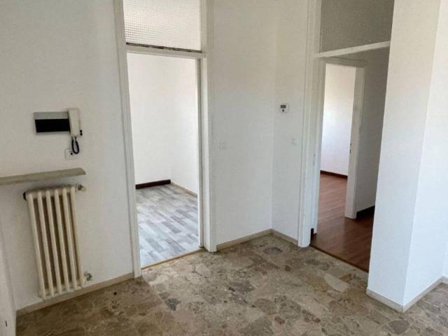 Appartamento in affitto a Rizzi, Reana Del Roiale