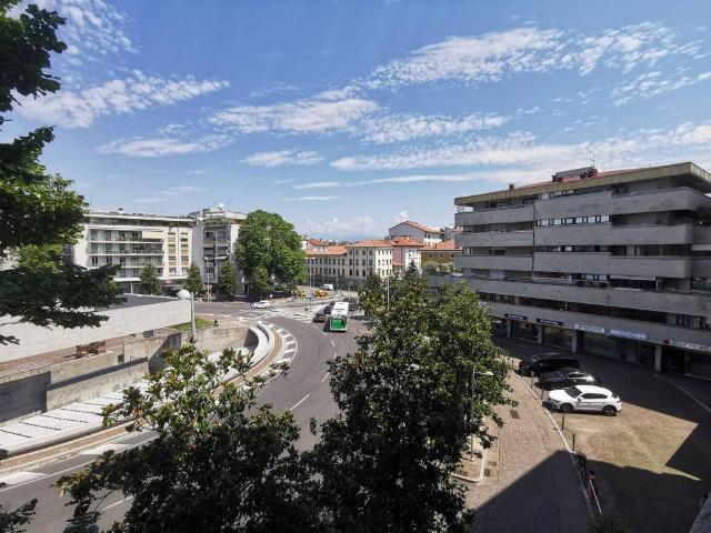 Appartamento in affitto a Borgo Poscolle, Reana Del Roiale