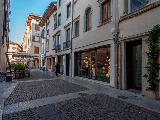 Appartamento in affitto a Borgo Poscolle, Reana Del Roiale