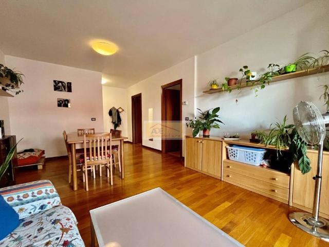 Appartamento in affitto a Rizzi, Reana Del Roiale