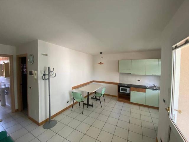 Appartamento in affitto a Rizzi, Reana Del Roiale