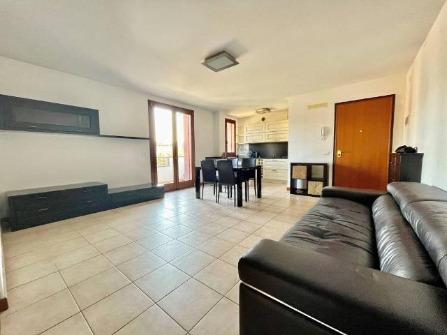 Appartamento in affitto a Paderno, Reana Del Roiale