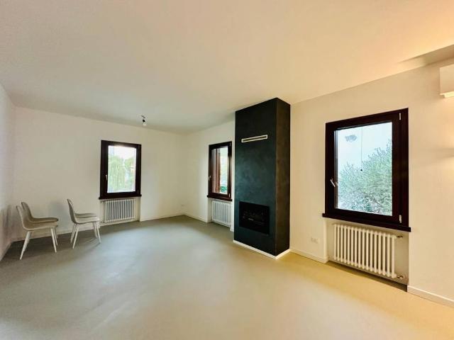 Appartamento in affitto a Rizzi, Reana Del Roiale