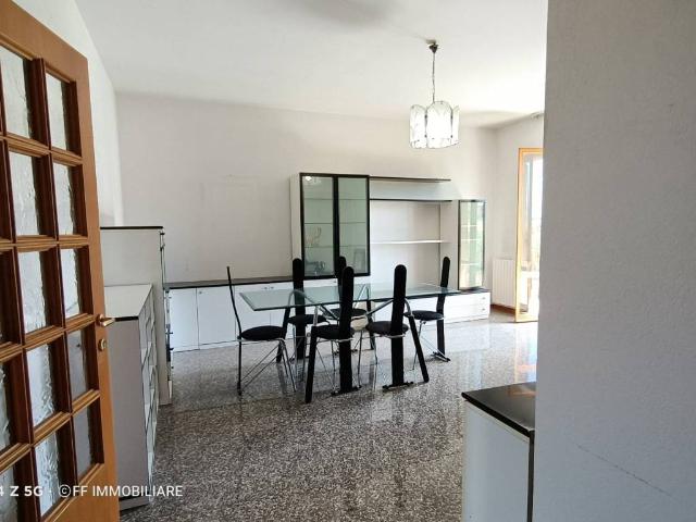 Appartamento in affitto a Marche, Macerata