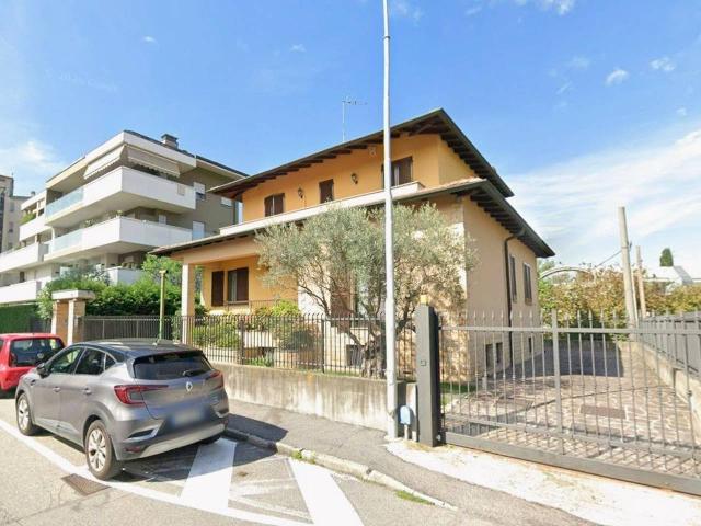 Appartamento in affitto a Usmate Velate, Usmate