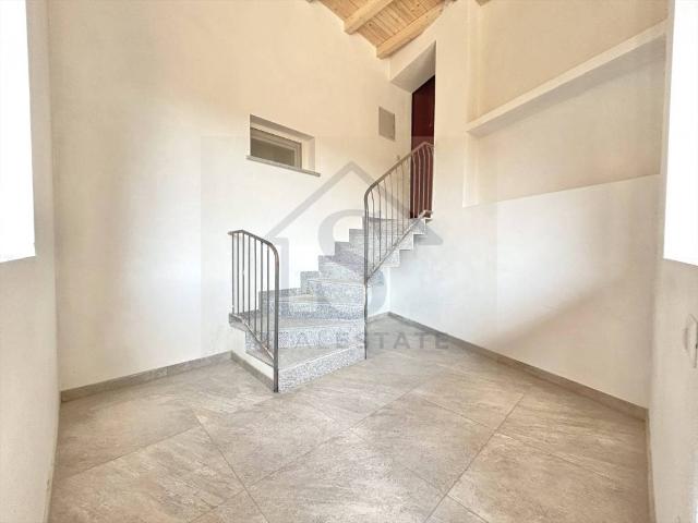 Appartamento in affitto a Usmate Velate, Usmate