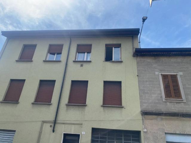 Appartamento in affitto a Valmadrera, Lombardia