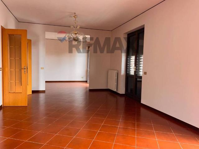 Appartamento in affitto a Valverde, Sicilia