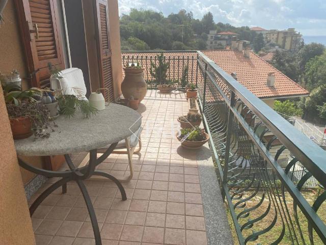Appartamento in affitto a Castagnabuona, Varazze