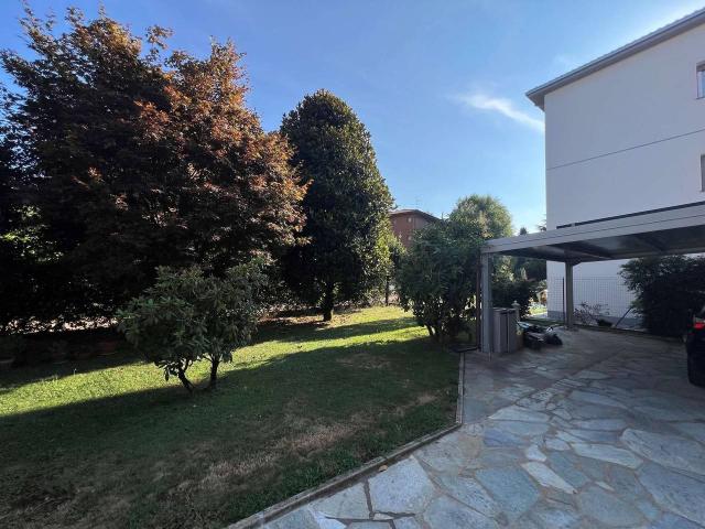 Appartamento in affitto a Penasca, Varese