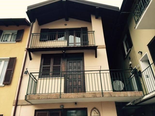 Appartamento in affitto a Penasca, Varese