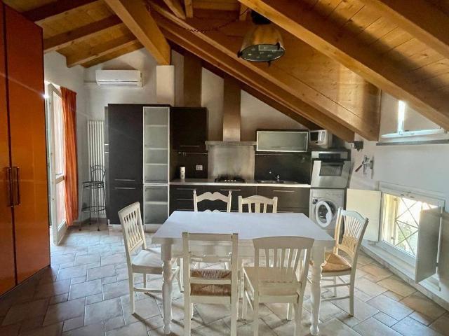 Appartamento in affitto a Bizzozero, Varese