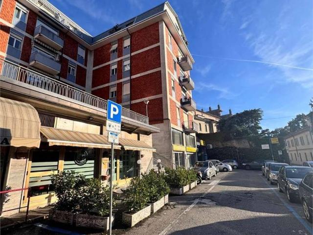 Appartamento in affitto a Biumo Superiore, Varese
