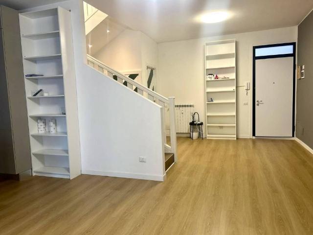 Appartamento in affitto a Biumo Superiore, Varese