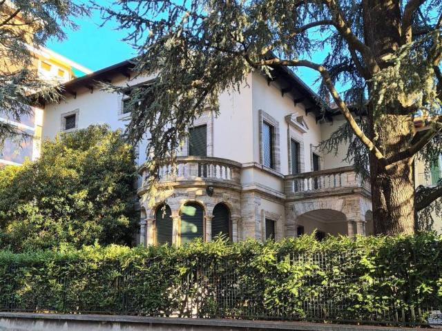 Appartamento in affitto a Biumo Superiore, Varese